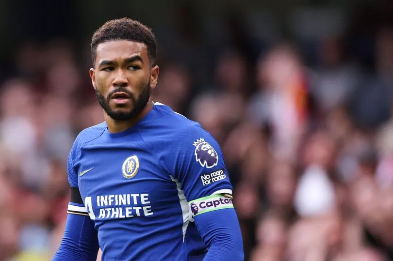 Chelsea sẵn sàng bán đứt James.