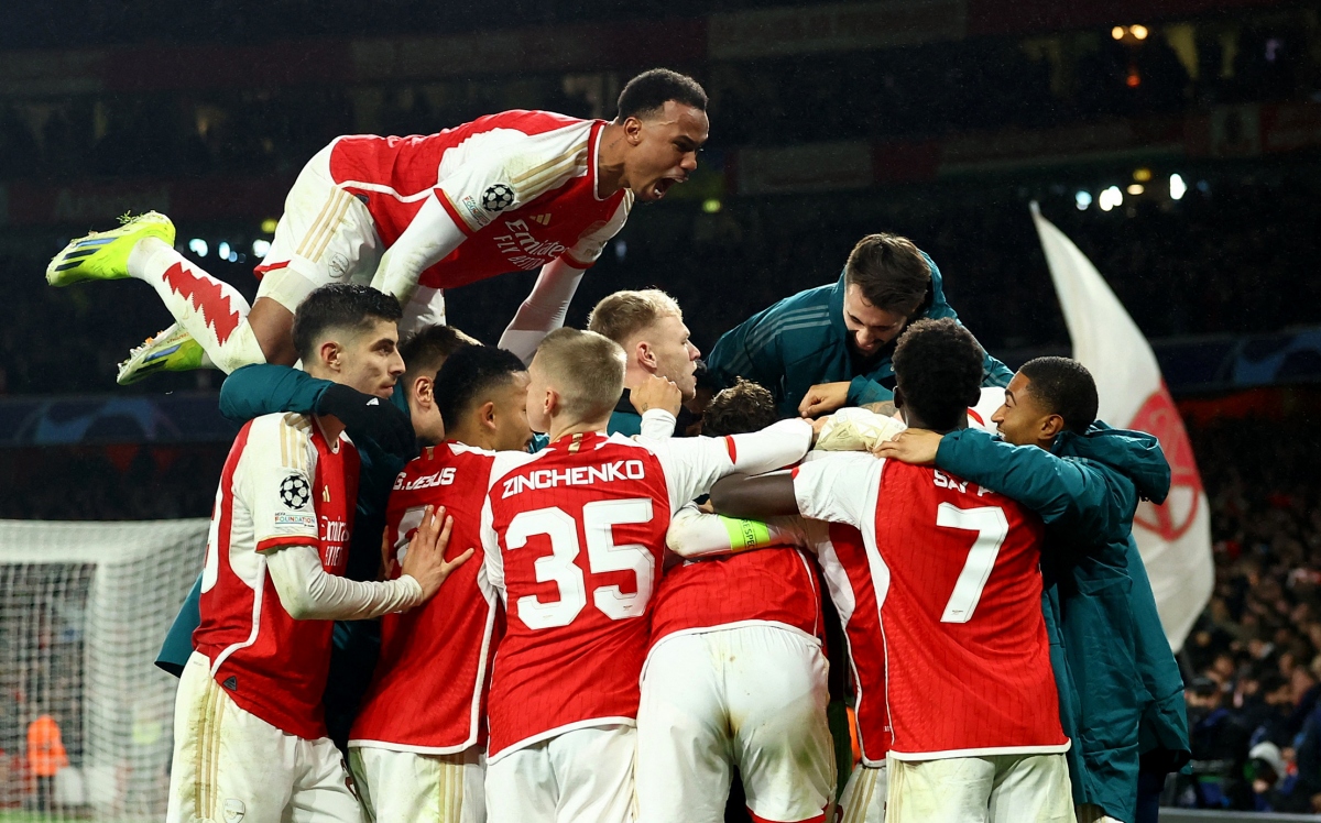 Martin Keown predicts Arsenal could win the Premier League because of the 'momentum' of their penalty shootout victory against Porto - Bóng Đá