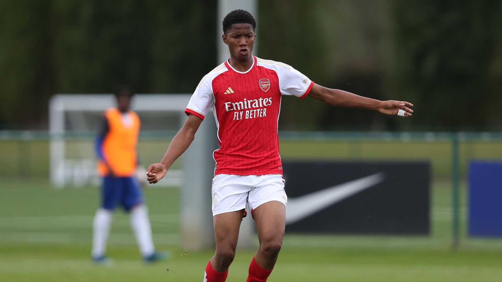 Arsenal youngster wanted by Borussia Dortmund and Ajax verbally commits future to club - Bóng Đá