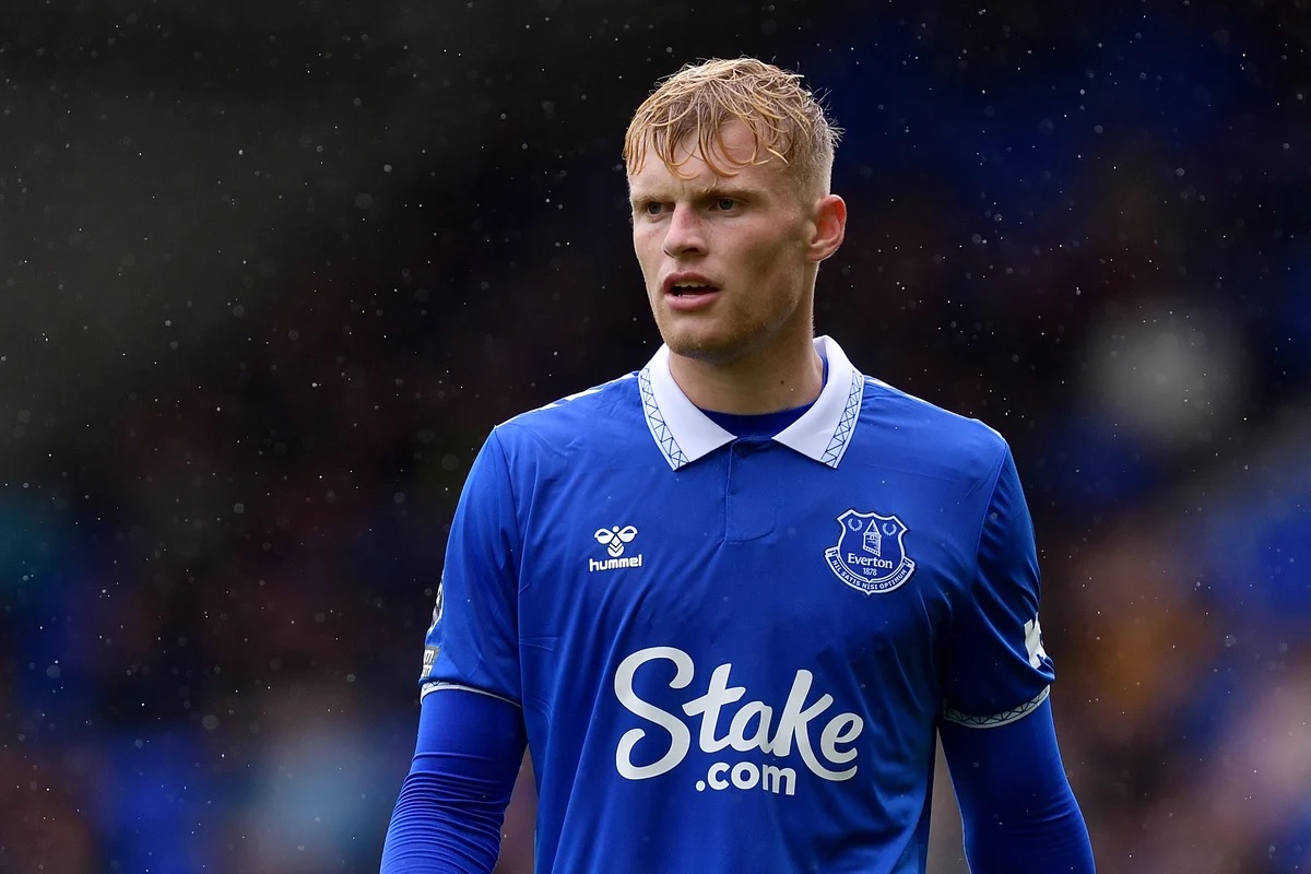 Manchester City a keeping a close eye on Everton star Jarrad Branthwaite. - Bóng Đá