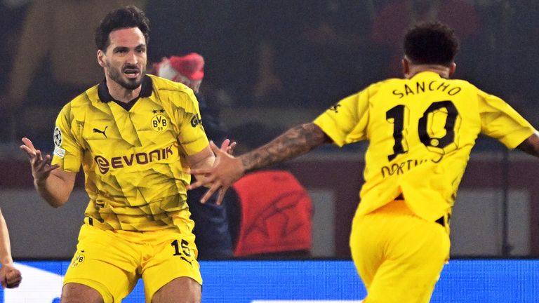 Hummels makes history with winning goal - Bóng Đá