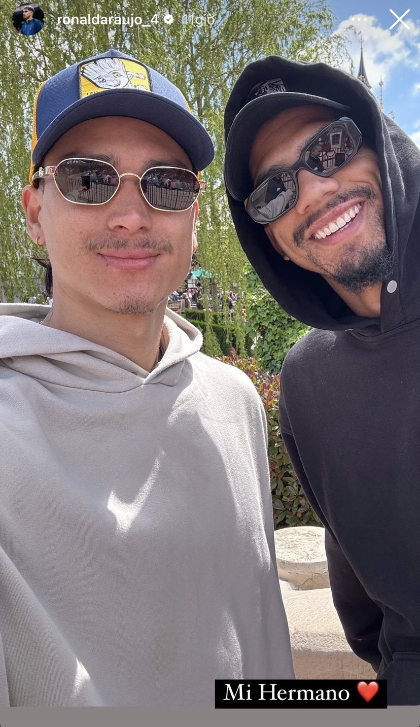 Ronald Araujo hangs out with Liverpool’s Darwin Nunez amid talk of Barcelona move - Bóng Đá