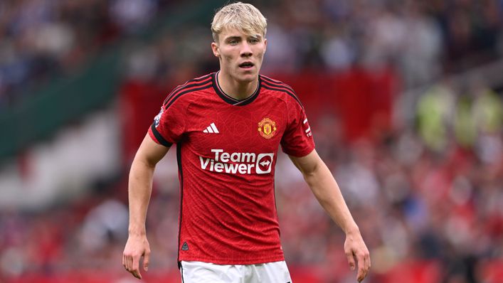 Man Utd treble winner outlines unfair burden placed upon Rasmus Hojlund this season - Bóng Đá