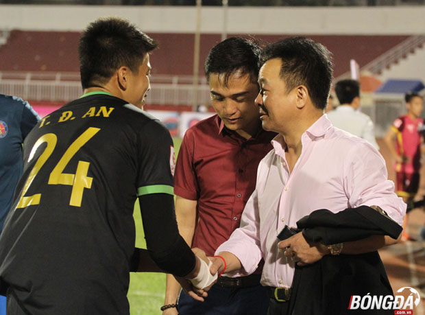 Cầm hòa Hải Phòng, Sài Gòn FC bơi trong tiền thưởng