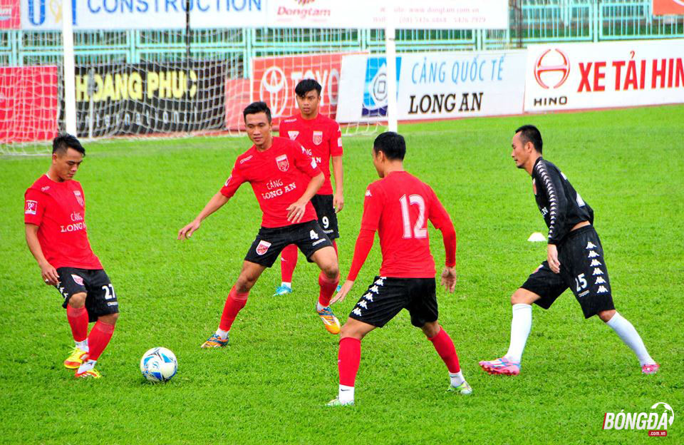 Đá tập không ngoại binh, Long An chuẩn bị trận play-off với Viettel