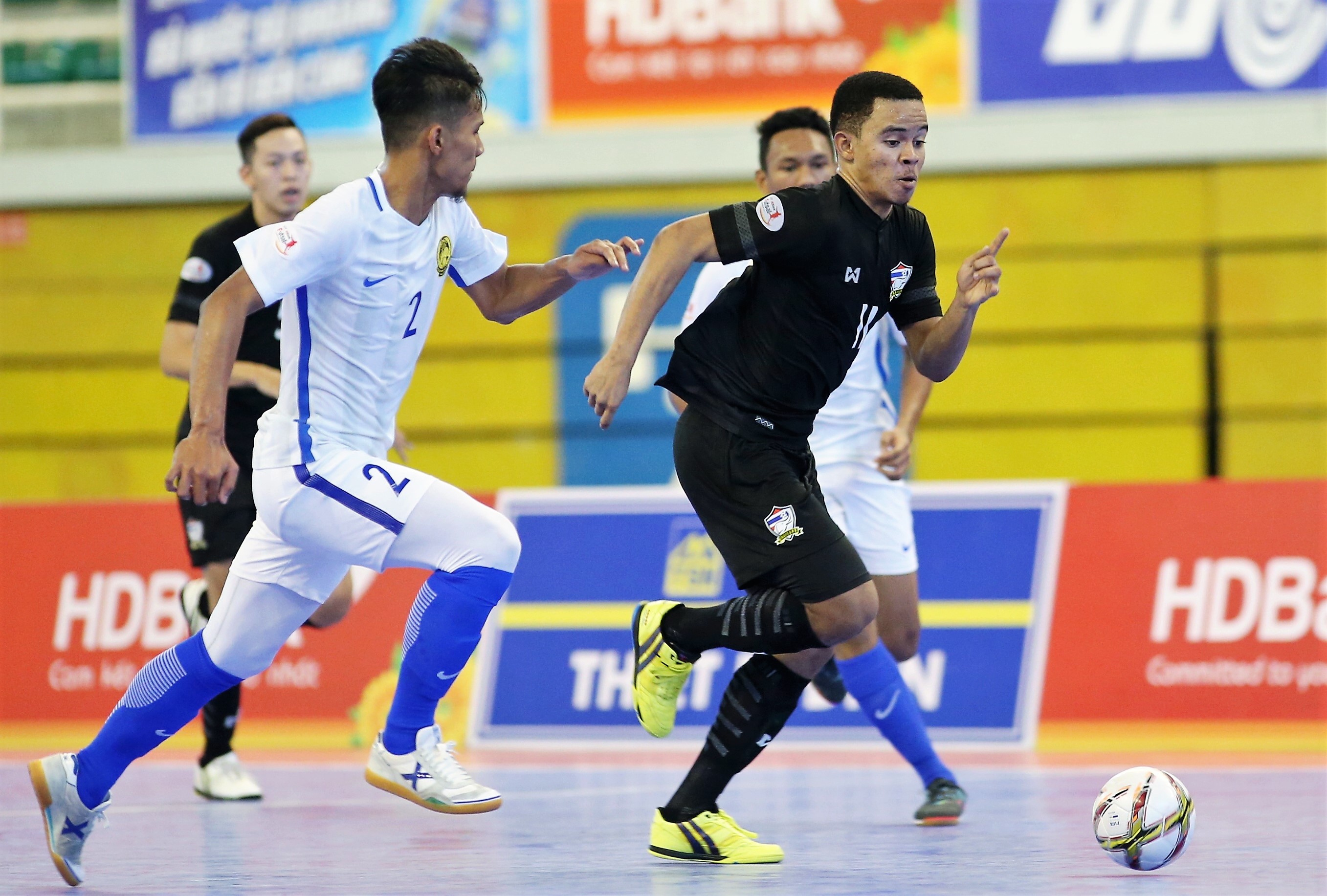    Giải futsal Đông Nam Á 2017: Đánh bại Malaysia 6-3, Thái Lan toàn thắng vào bán kết - Bóng Đá