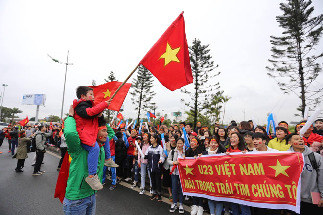 Chuyên cơ riêng, dàn siêu xe đưa đón U23 Việt Nam về nước - Bóng Đá
