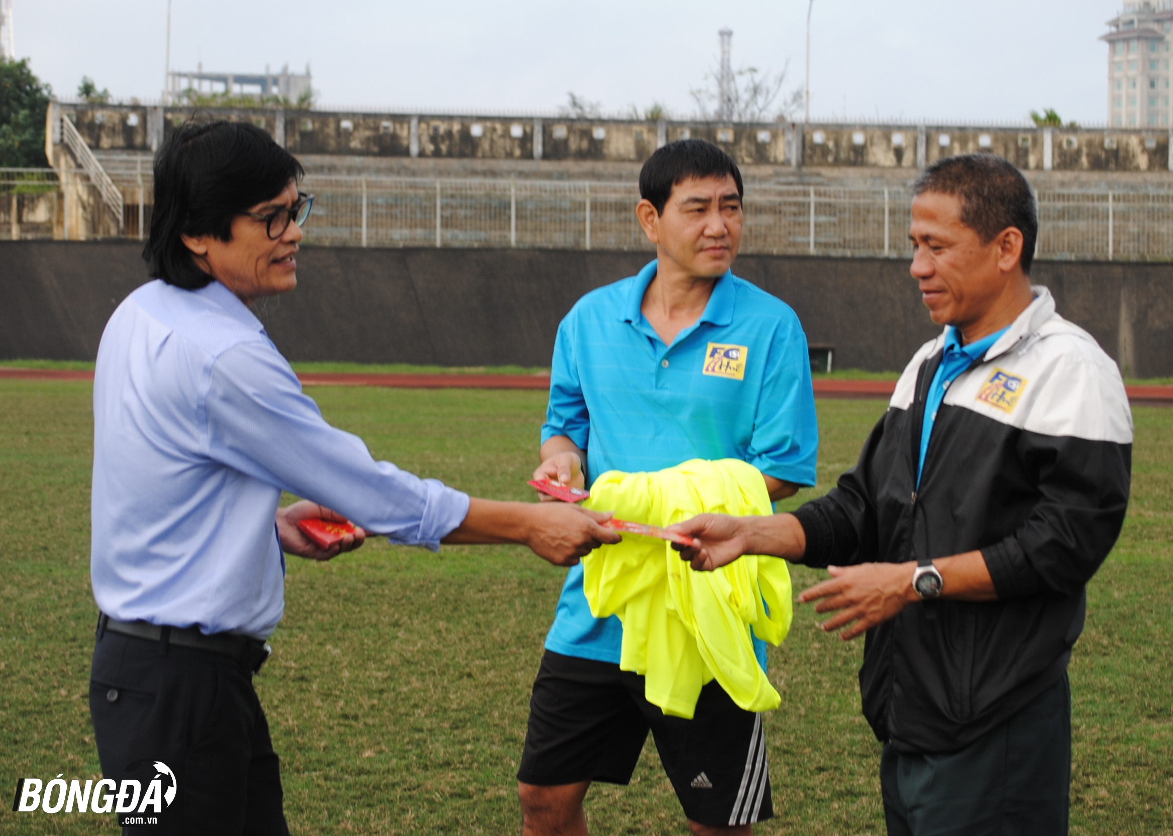 Trưởng đoàn Đoàn Phùng: Huế nghèo, nhưng quyết tâm lên V-League 2019 - Bóng Đá