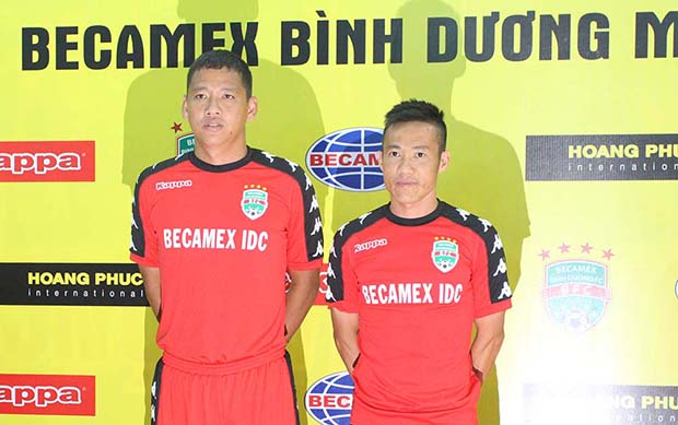 Kỷ lục gia V-League, bảnh bao trong ngày tái ký áo đấu - Bóng Đá