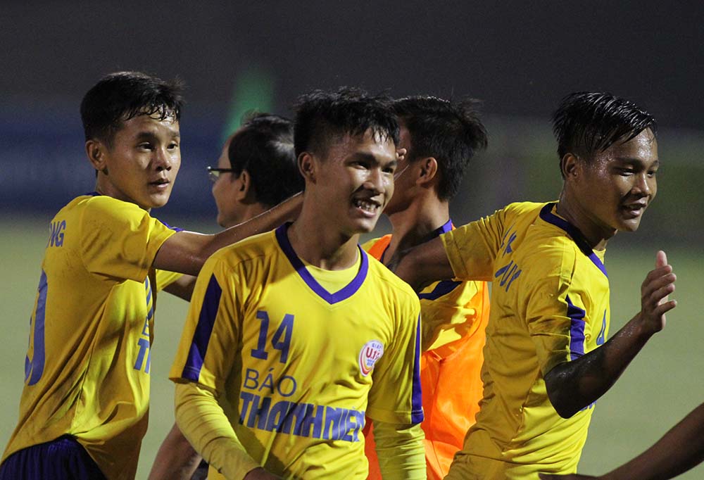 Điểm tin bóng đá Việt Nam tối 13/03: HAGL chấp tây ở V-League, Nsi nhận án cấm thi đấu 1 năm - Bóng Đá