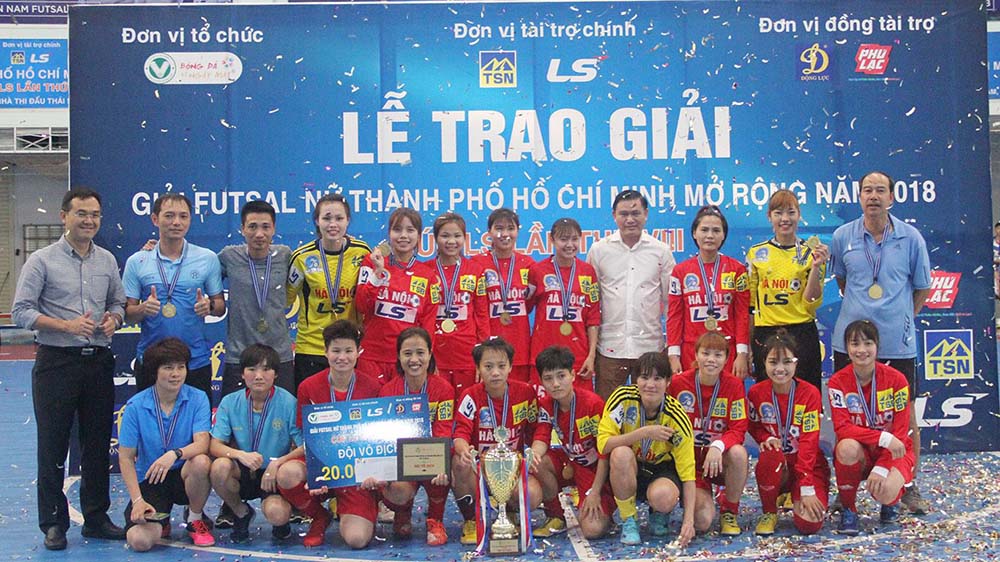 Chung kết giải futsal nữ TP.HCM mở rộng: Hà Nội lên ngôi vô địch - Bóng Đá
