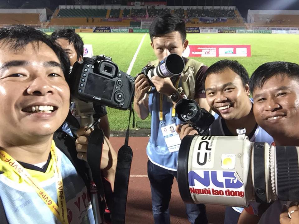 Hào hứng cuộc thi ảnh sắc màu V-League 2018 - Bóng Đá