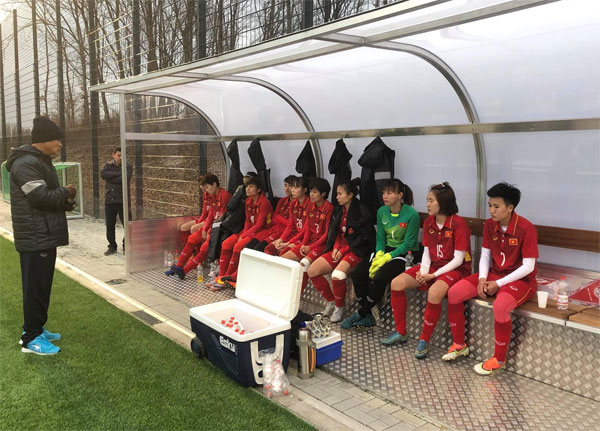 Tuyển nữ Việt Nam chia điểm tiếc nuối với CLB Bayern Munich - Bóng Đá