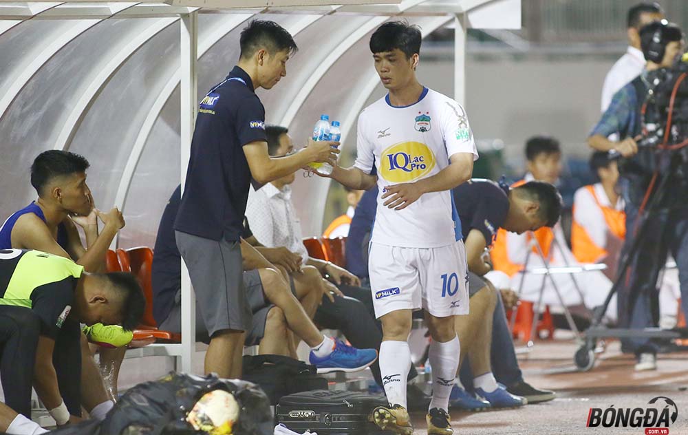 Ảnh bài viết Điểm tin bóng đá Việt Nam sáng 15/04: Tuấn Anh ở lại Hàn Quốc, HAGL bỏ giải?