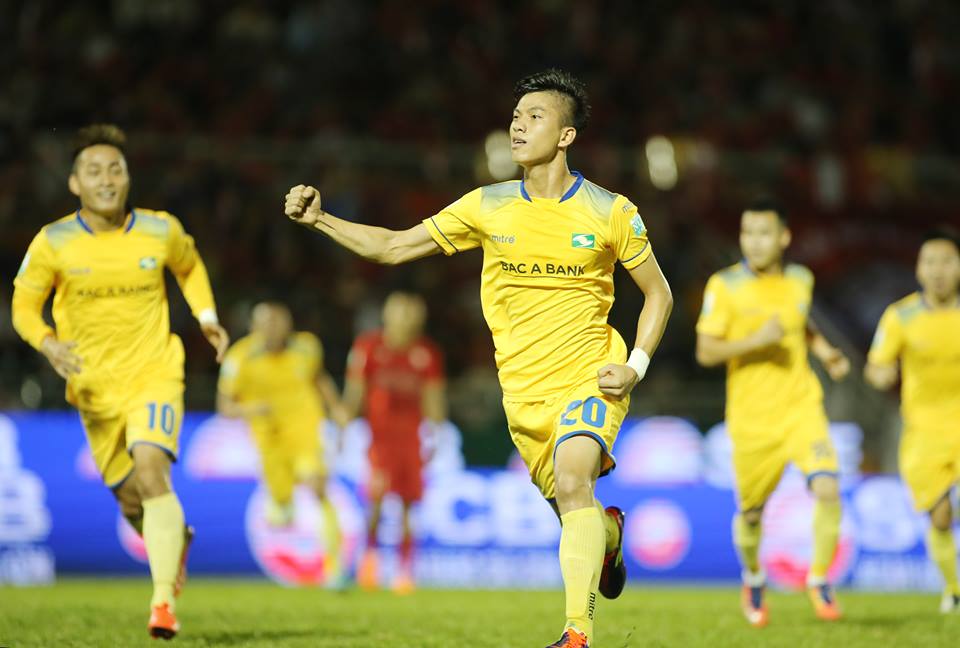 Bàn thắng đẹp nhất vòng 5 V-League, gọi tên Văn Đức - Xuân Trường
