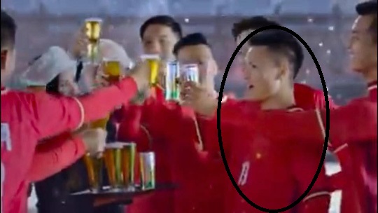 “Sếp” VFF nói gì khi Quang Hải mặc áo đội tuyển quảng cáo bia?
