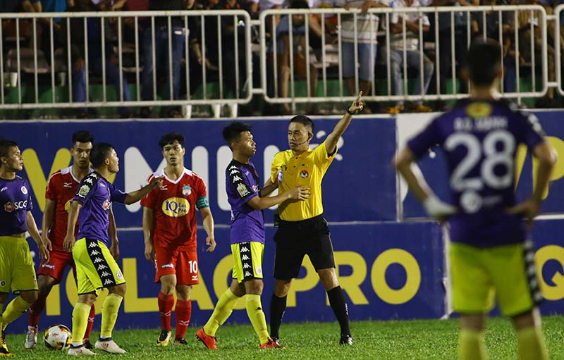 HLV HAGL: Thẻ đỏ của Thành Lương là hợp lý, ban huấn luyện Hà Nội không nên lao vào sân - Bóng Đá