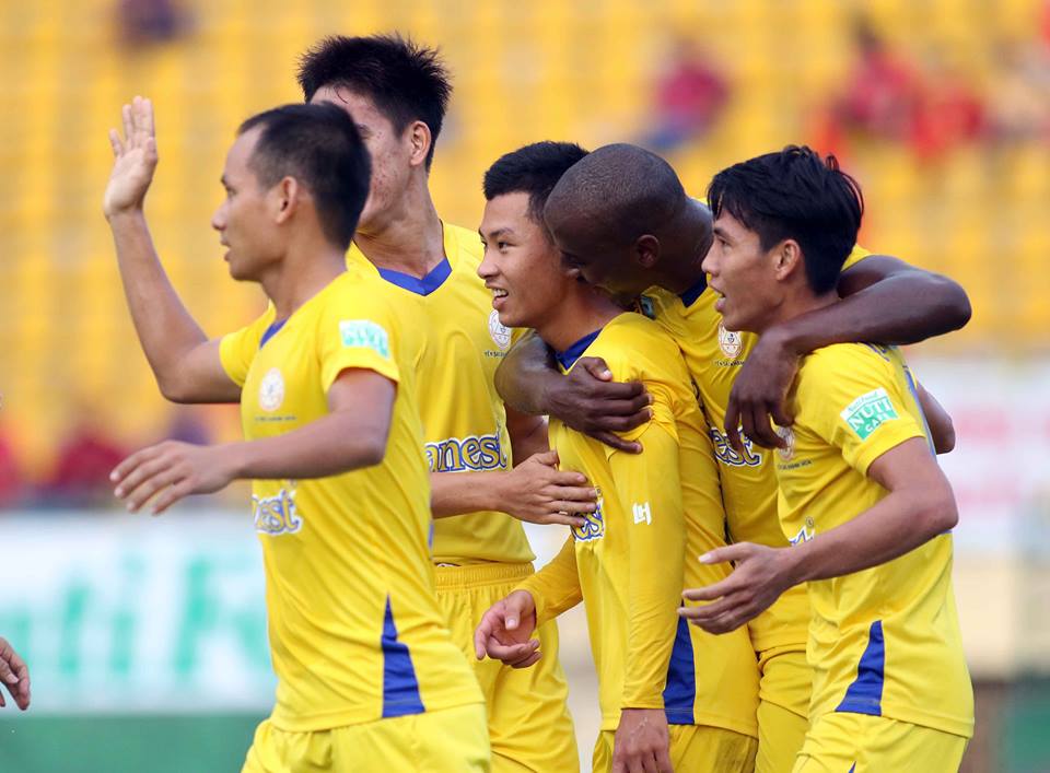 Vòng 12 V-League 2018: FLC Thanh Hóa rơi vào khủng hoảng, Bình Dương thua tan nát trên Gò Đậu - Bóng Đá