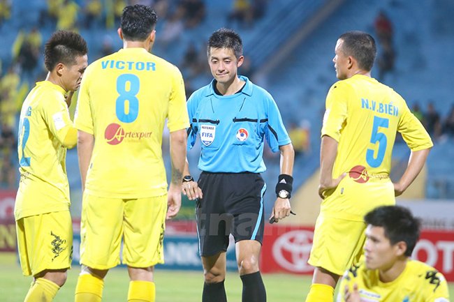 Ảnh bài viết Lượt về V-League 2018, thuê "vua ngoại" cầm còi nhiều trận nhạy cảm