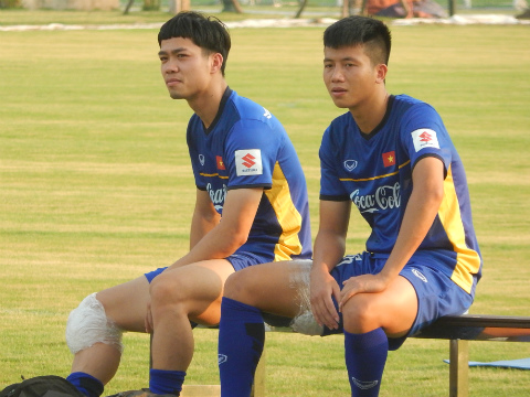 Ảnh bài viết Bó kín gối Công Phượng chưa thể vào sân cùng U23 Việt Nam