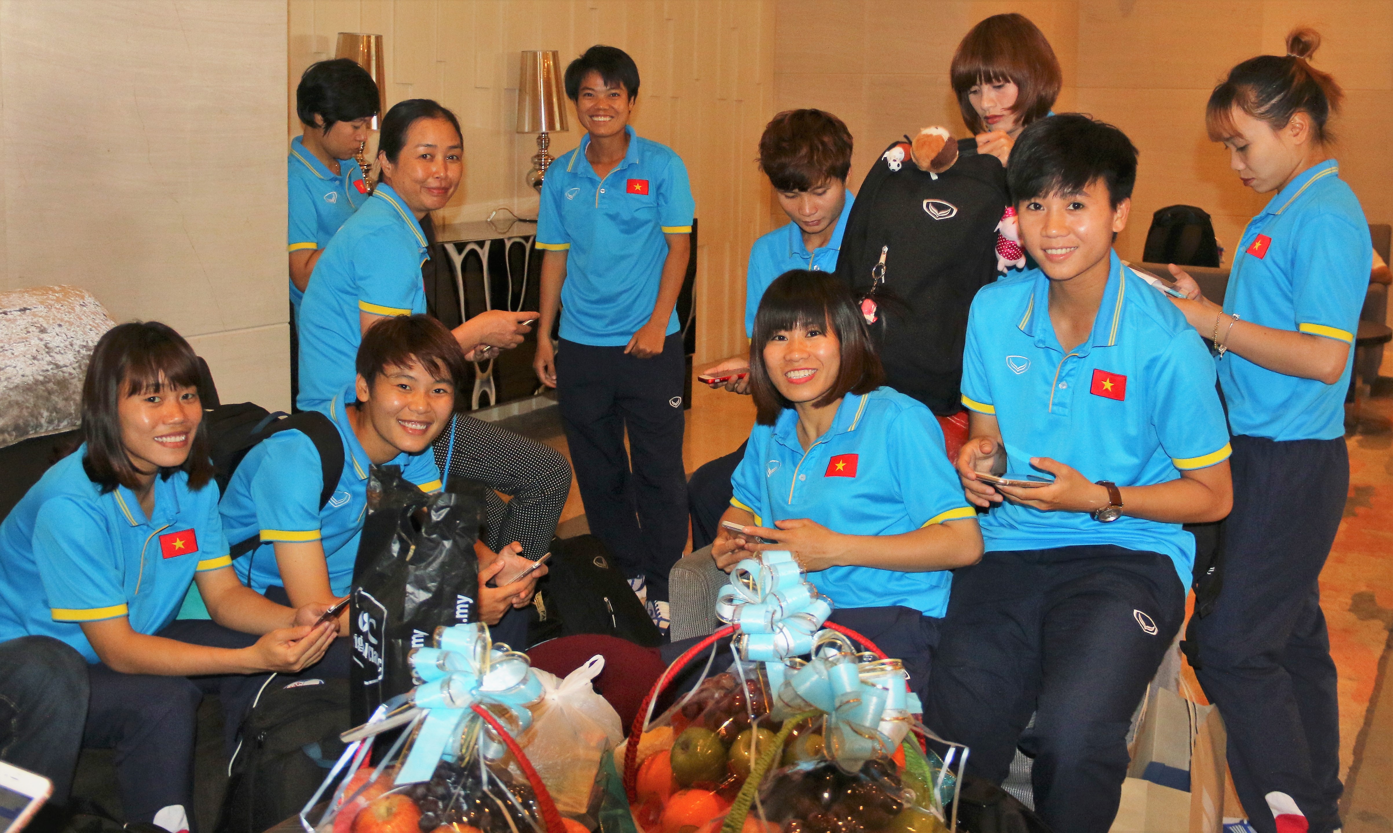 Đội tuyển nữ Việt Nam lên đường sang Nhật Bản tập huấn - Bóng Đá