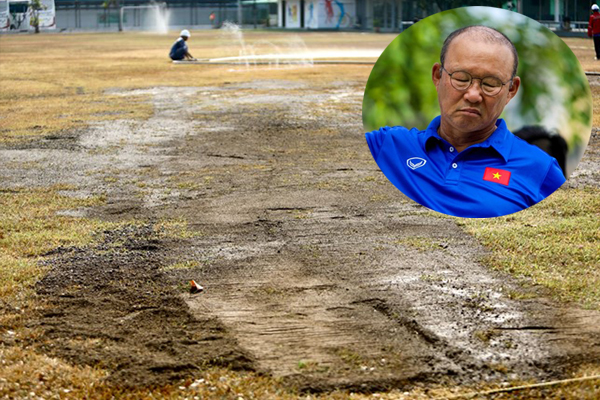 Ảnh bài viết U23 Việt Nam "luyện công" trên mặt sân ruộng, chờ vinh quang ASIAD 2018