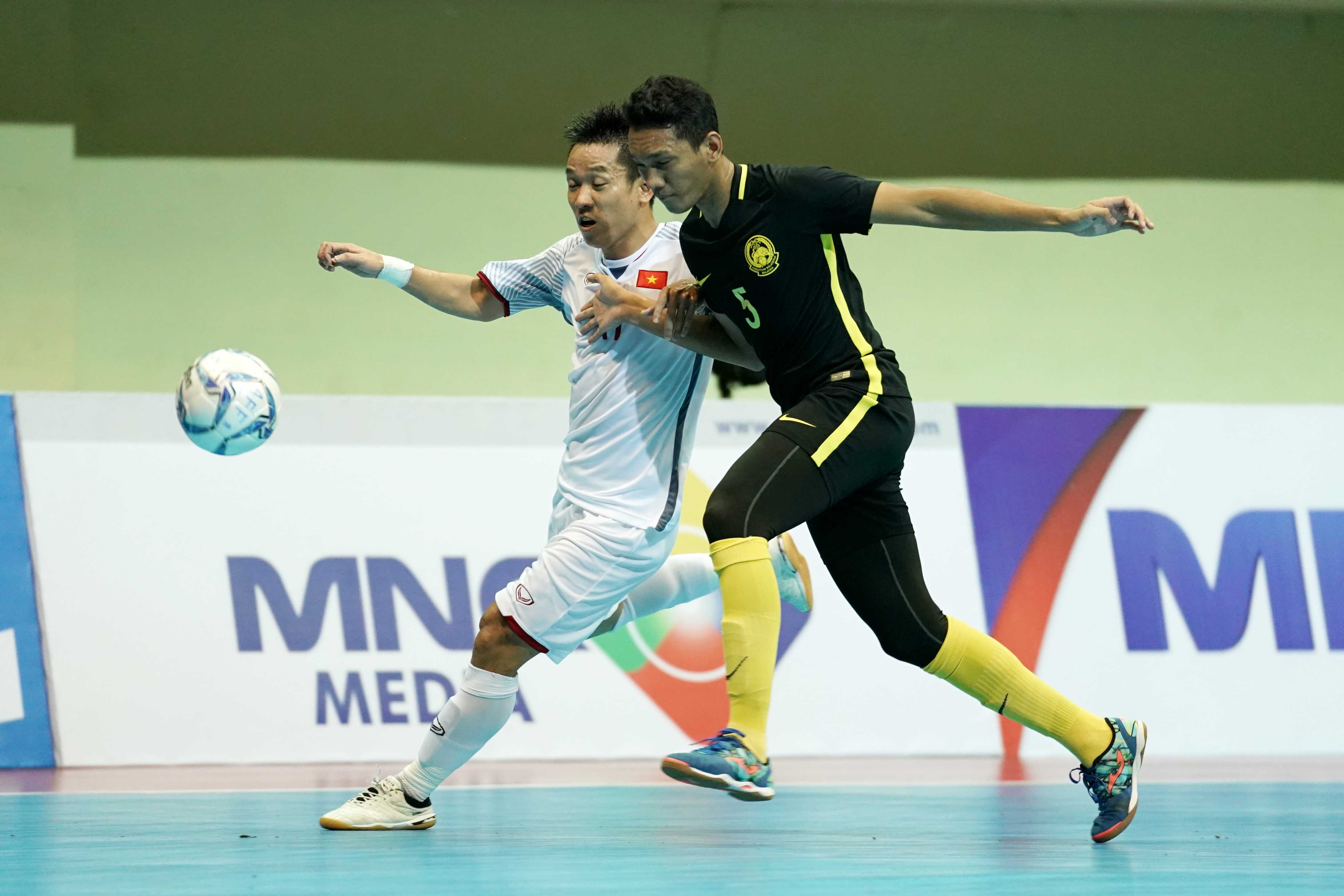 Thua đau trên chấm phạt đền, ĐT Futsal Việt Nam mất vé vào chung kết - Bóng Đá