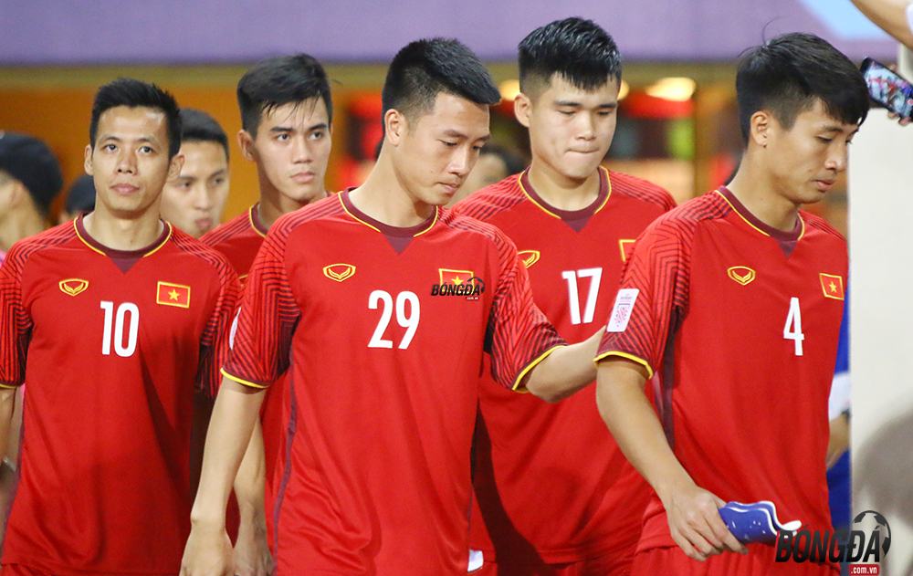 Huy Hùng trở lại hàng tiền vệ ĐT Việt Nam đáng sợ hơn bao giờ hết - Bóng Đá