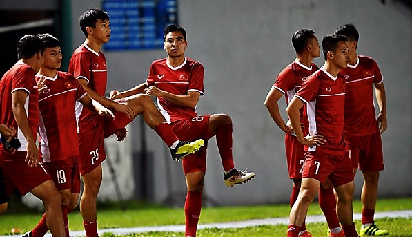 TRỰC TIẾP: Philippines 0-0 ĐT Việt Nam: Xuân Trường - Công Phượng dự bị, Quang Hải đá chính - Bóng Đá