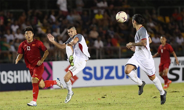 TRỰC TIẾP: Philippines 1-2 ĐT Việt Nam (H2): Chủ nhà đẩy cao đội hình tìm kiếm bàn gỡ - Bóng Đá