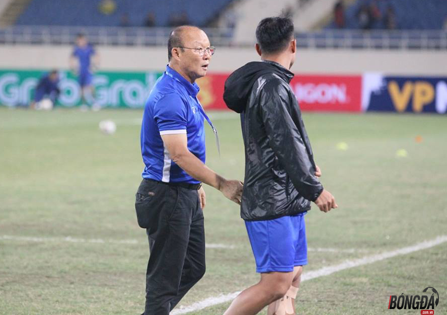 Đấu Triều Tiên, HLV Park Hang-seo giấu bài, đổi số áo
