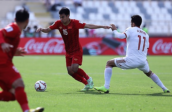 Trực tiếp ĐT Việt Nam 0-0 ĐT Iran (H1):Văn Lâm liên tiếp cứu thua - Bóng Đá