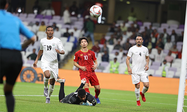 Trực tiếp ĐT Việt Nam 1-0 Yemen (H2): Tiến Linh vào sân đá cặp với Công Phượng - Bóng Đá