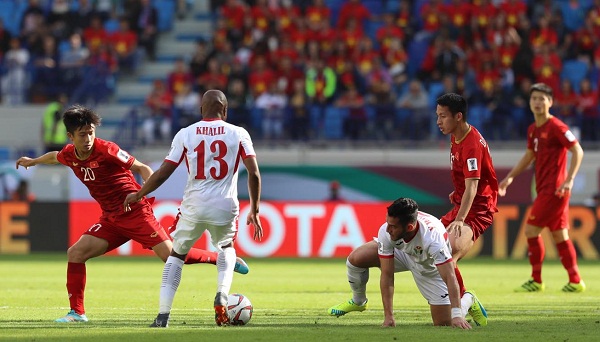 Trực tiếp ĐT Việt Nam 0-1 Jordan (H2): Đá phạt thành bàn - Bóng Đá