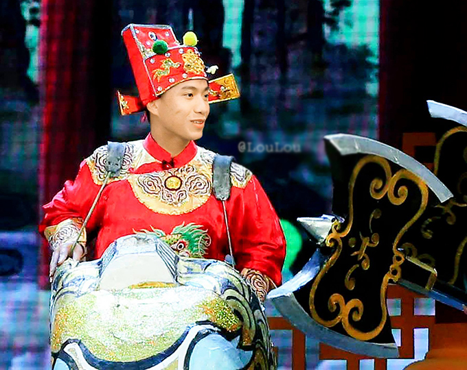- Bóng Đá