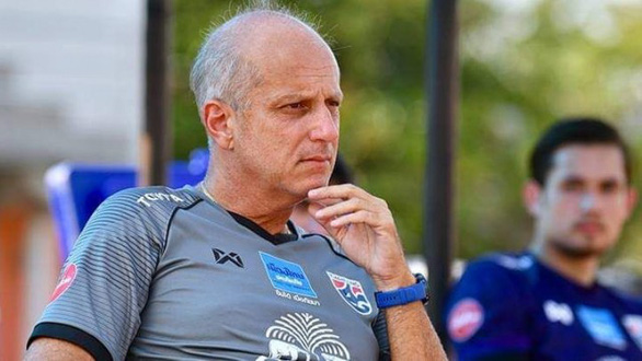 Ảnh bài viết HLV Thái Lan: "U23 Việt Nam có lợi thế đi tiếp vì được chơi sân nhà"