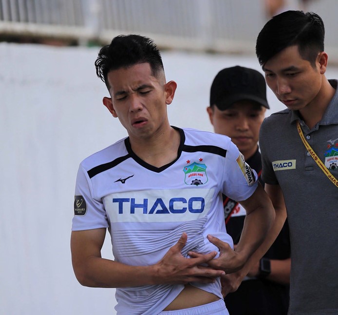 Ảnh bài viết Hồng Duy chấn thương phần mềm, bỏ ngỏ khả năng dự vòng loại World Cup 2022