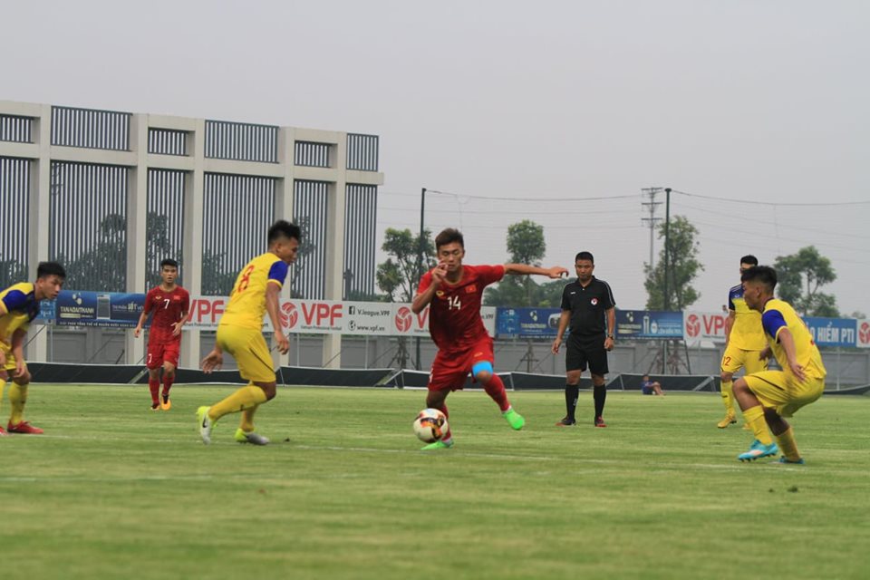 18h00 Trực tiếp U23 Việt Nam 1-0 U18 Việt Nam: Việt Cường mở tỉ số - Bóng Đá