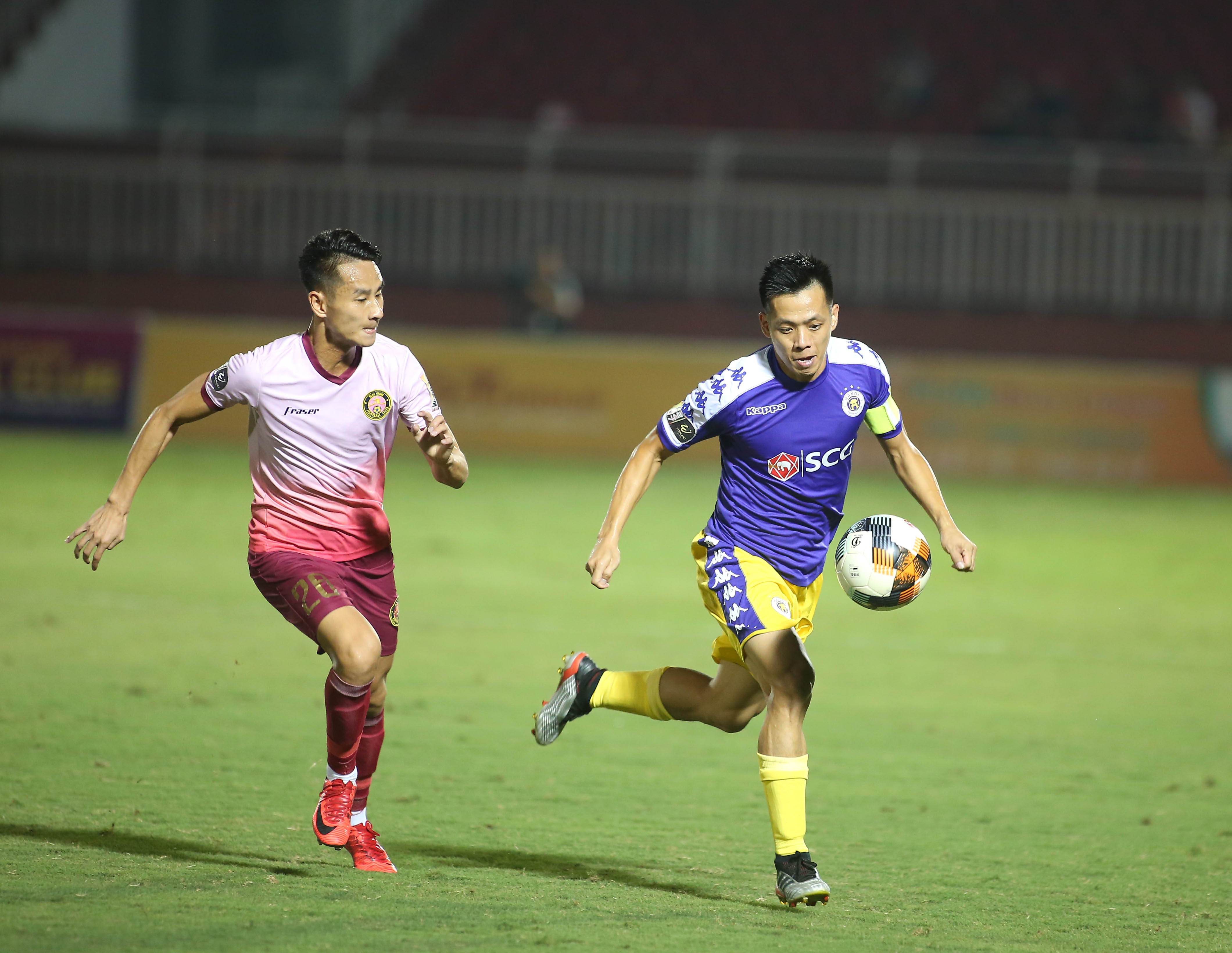 Đội trưởng Văn Qyết rực sáng, Hà Nội FC vùi dập 