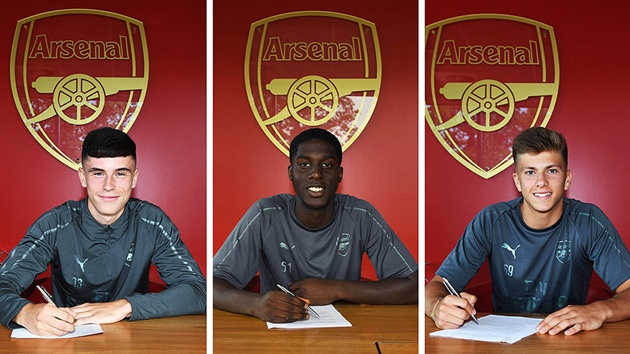 NÓNG: Arsenal ký hợp đồng với một lúc 3 cầu thủ - Bóng Đá