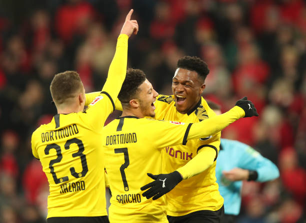 Hủy diệt Mainz, Dortmund chỉ còn cách vị trí đấu bảng 2 điểm - Bóng Đá