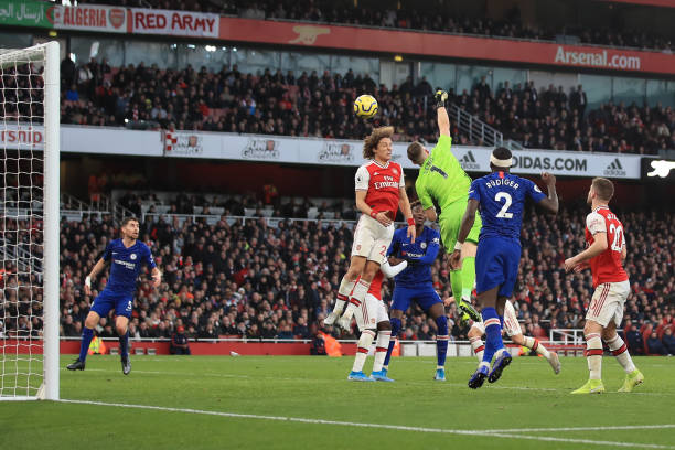 Cận cảnh 'thảm họa trên không' của thủ môn Arsenal - Bóng Đá