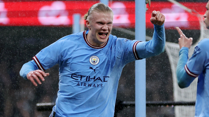 Arsenal sẩy chân, cờ lại về tay Manchester City