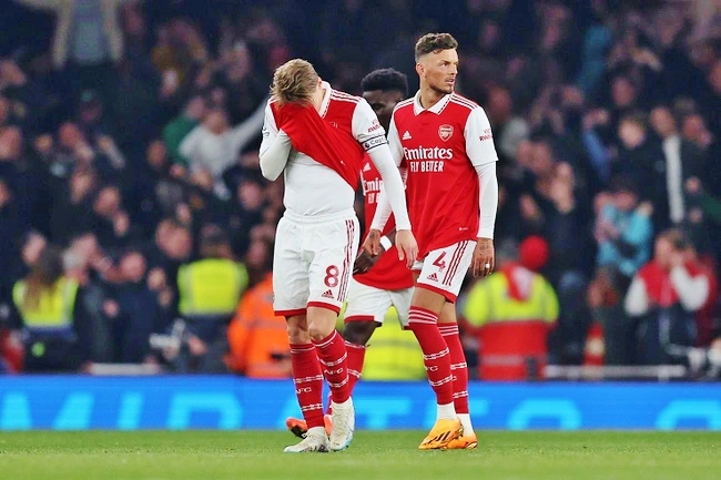 Khúc cua định mệnh của Arsenal