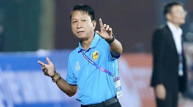 HLV Văn Sỹ Sơn xin từ chức.