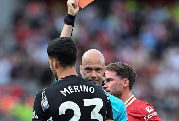 Arsenal và khúc cua định mệnh