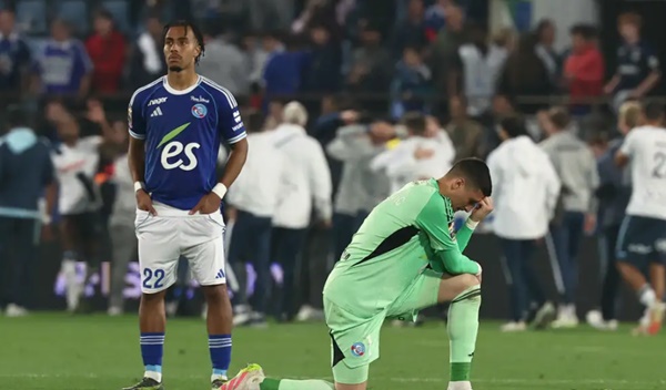 Thủ môn cho mượn Chelsea được bầu cầu thủ xuất sắc nhất Strasbourg