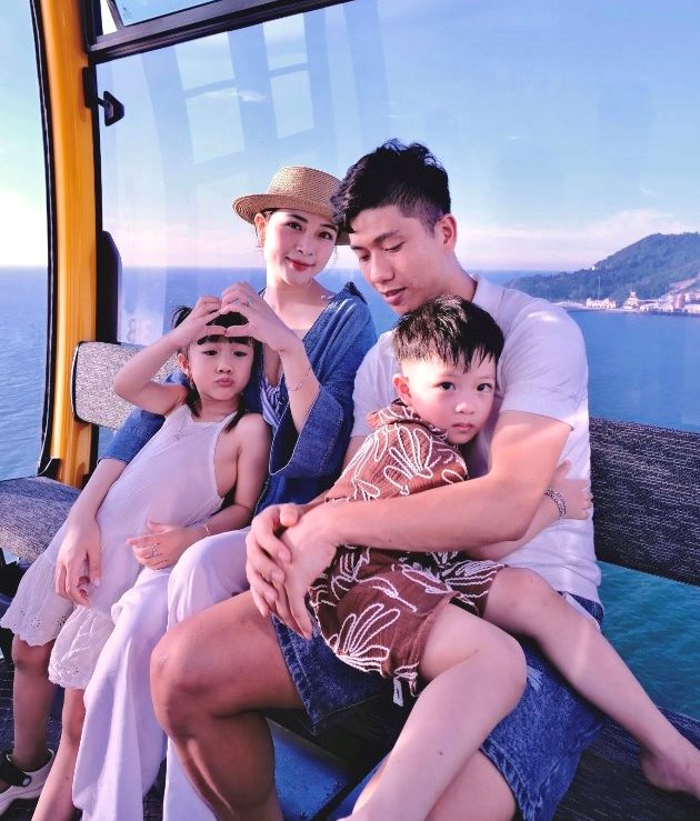 Những hình ảnh hạnh phúc của gia đình thường xuyên được Văn Đức và Nhật Linh chia sẻ.