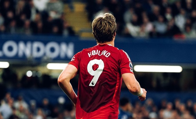 Tình cảnh Man Utd bộc lộ rõ khi Amorim khen Hojlund dù sa sút