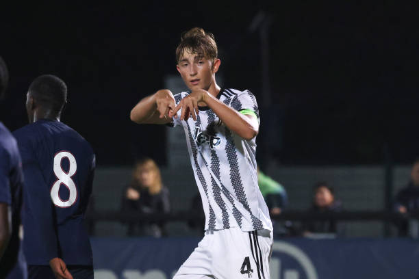 Tại sao Juventus lại từ bỏ Dean Huijsen?